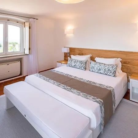 Sleeps 16 Wifi